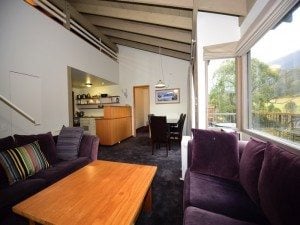 2 Bedroom & Loft Apartment – Riverside Cabin 40