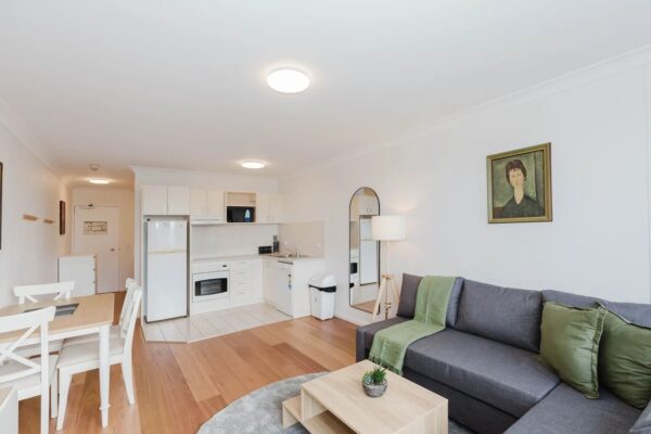 Studio Apartment – Horizons 417