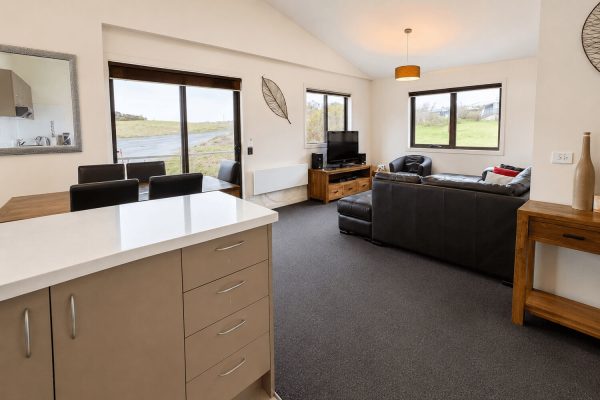 2 Bedroom Apartment – Heidi’s Hideaway