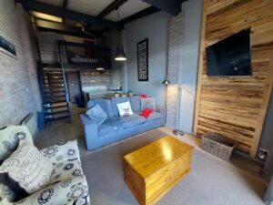 Studio & Loft Apartment – Alpine Gables 25