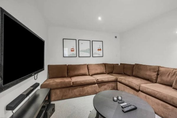 3 Bedroom Apartment – Warrina 8