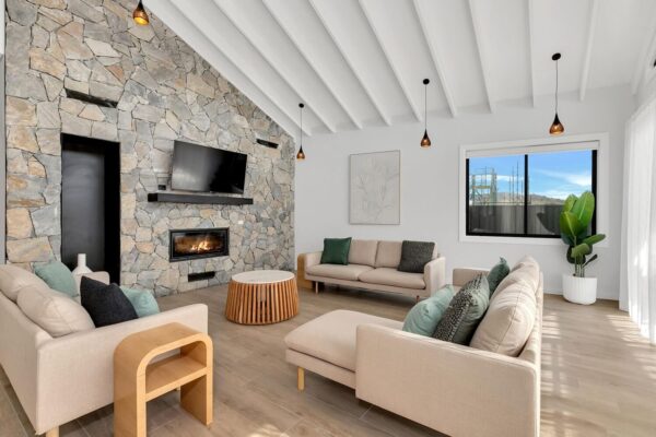 5 Bedroom House – 13B Alice St