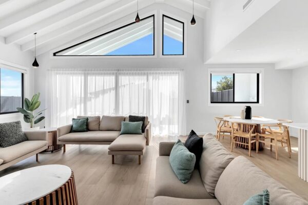 5 Bedroom House – 13B Alice St