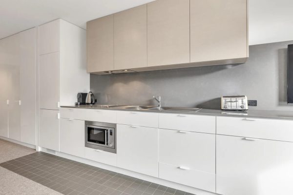 Studio Apartment – Squatters Run 26