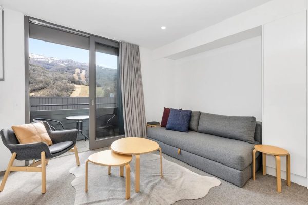 Studio Apartment – Squatters Run 26