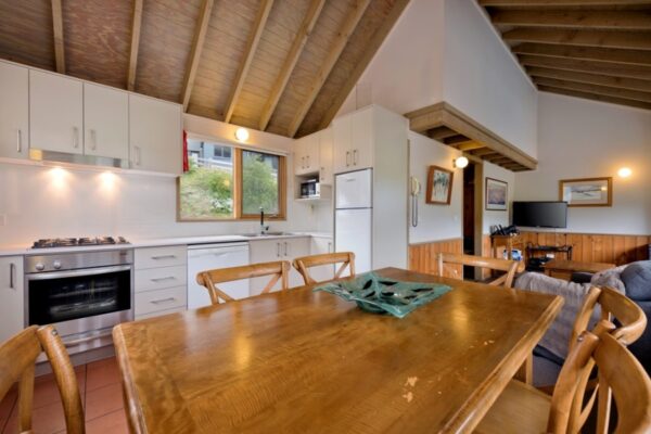 2 Bedroom & Loft Apartment – Banjo Townhouse 4