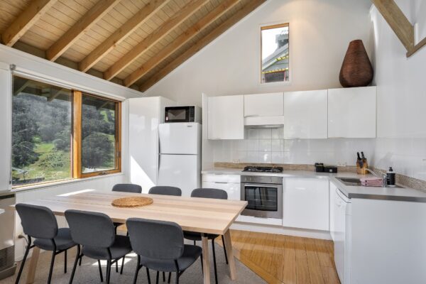 1 Bedroom & Loft Apartment – Banjo Townhouse 7