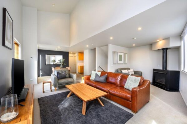 Snow Stream Apartments