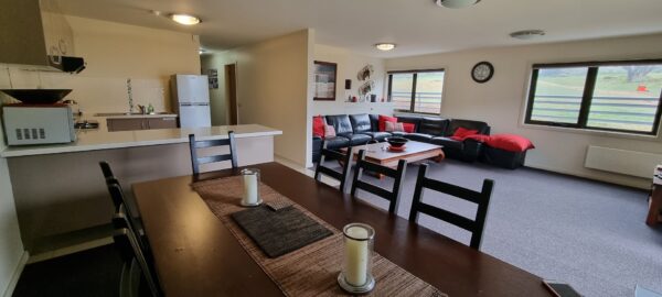 3 Bedroom Apartment – Aspen Chalet, Heidi’s Apartments
