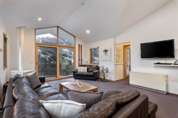 3 Bedroom & Loft Apartment – Lhotsky 4