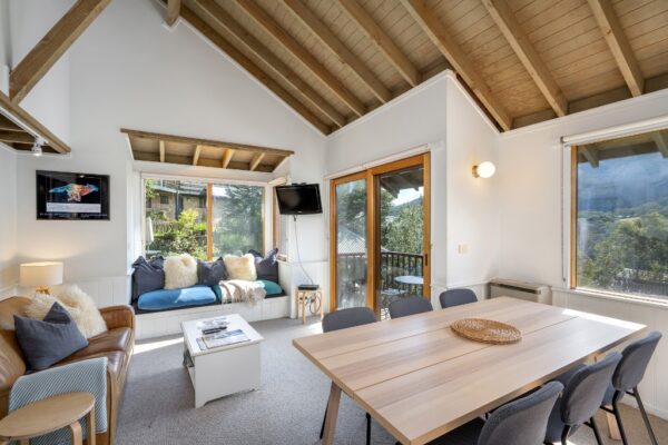 1 Bedroom & Loft Apartment – Banjo Townhouse 7