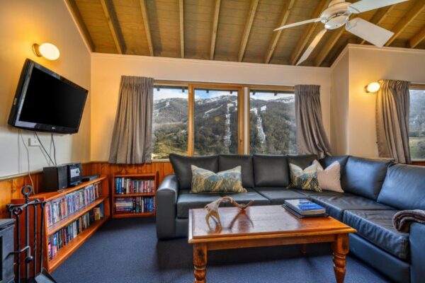 2 Bedroom & Loft Apartment – Banjo Townhouse 5