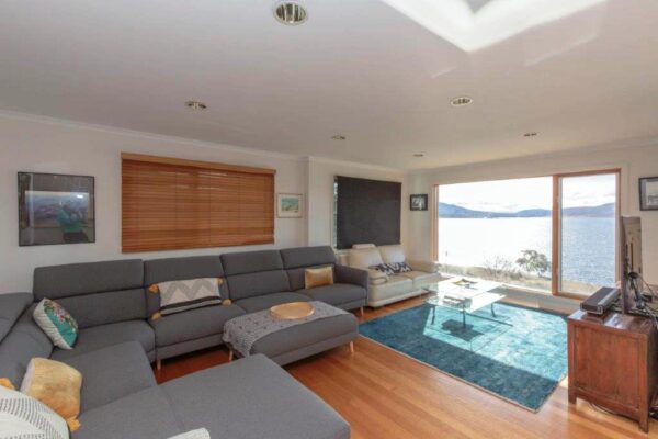 6 Bedroom House – The View