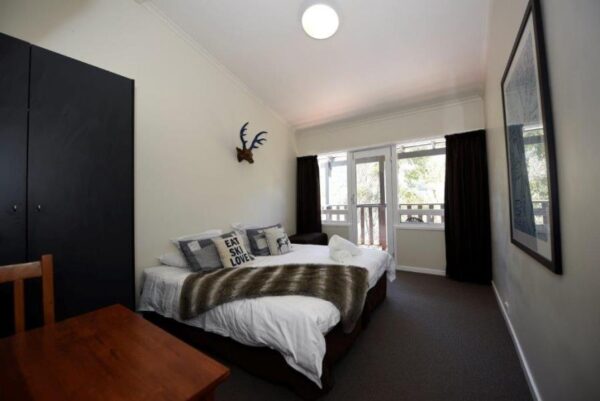 Studio Apartment – Karas 7