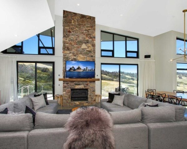 6 Bedroom Chalet – Smugglers Lodge, Smiggins