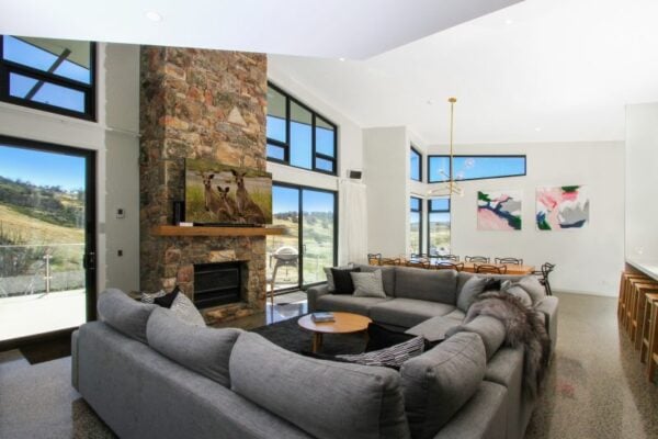 6 Bedroom Chalet – Smugglers Lodge, Smiggins