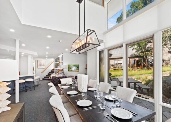 3 Bedroom & Loft Apartment – 11 Mountain Drive