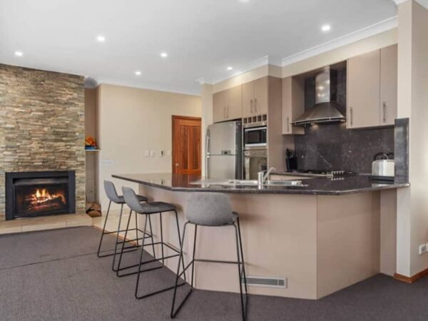 3 Bedroom Apartment – Molika Chalet, Lake Crackenback Resort